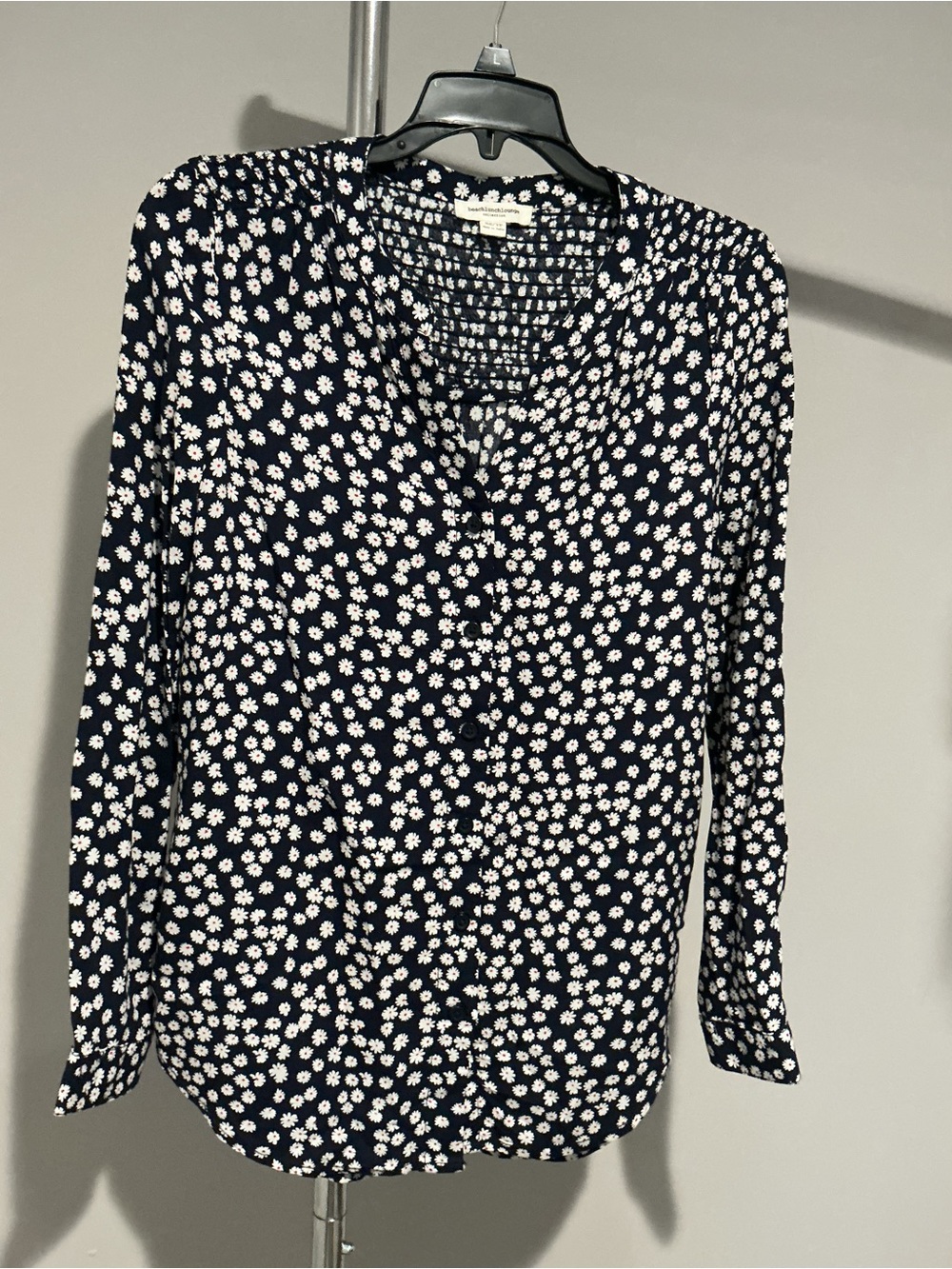 beachlunchlounge Navy and White Floral Button-Up Blouse